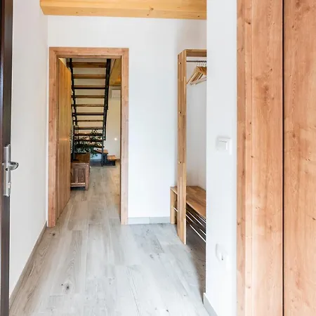 Apartmaji Mm ボーヒニ